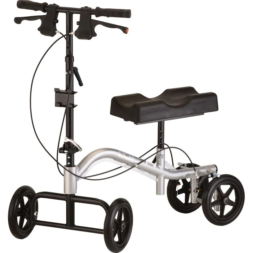 Turning knee scooter
